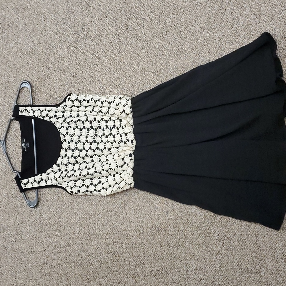 River Island Black And Beige Crochet Dress Size Small EUC